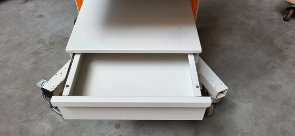 Laparoscopie toren - Rolkar - Trolley - Gebruikt Besurgical